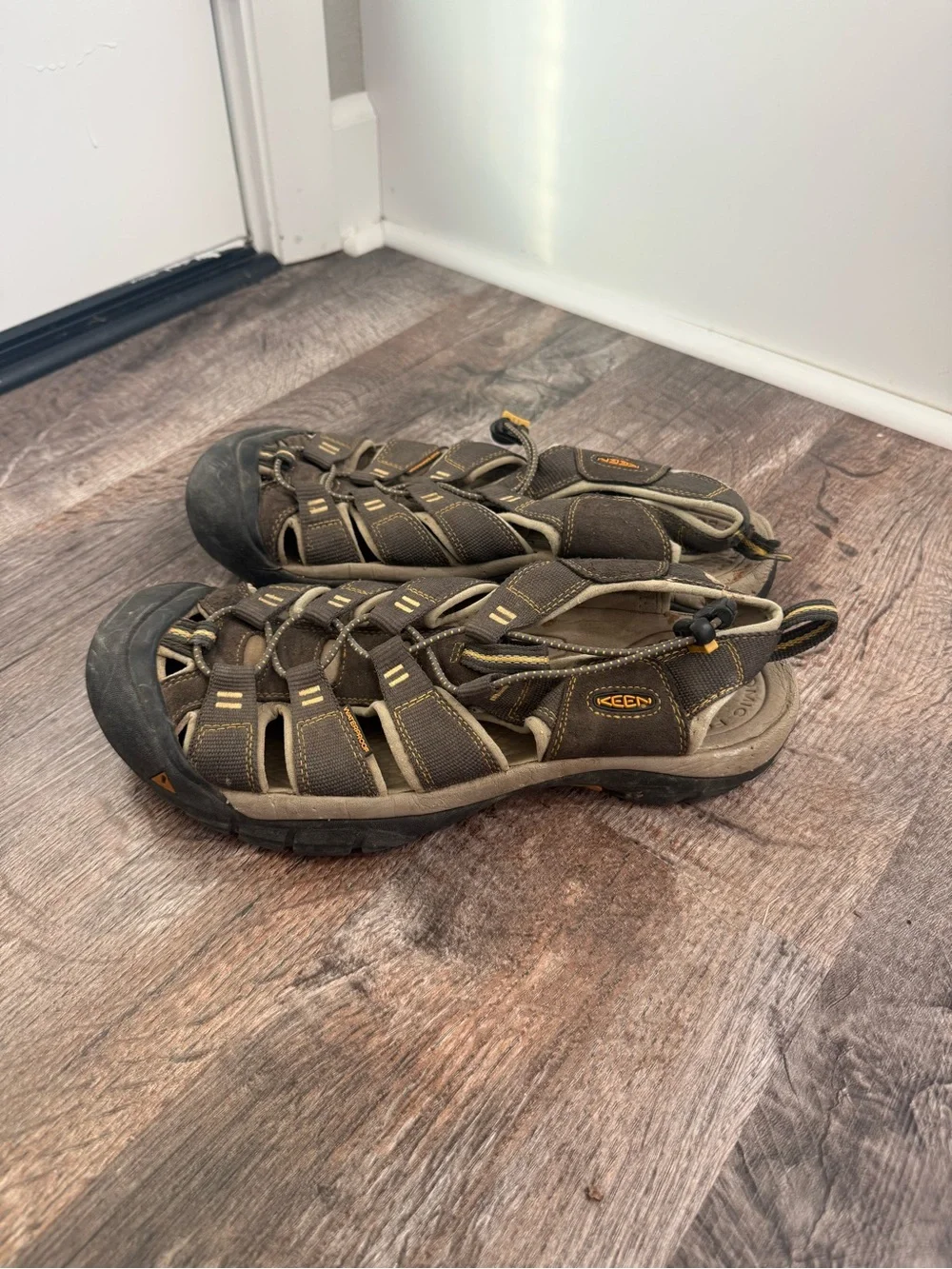 KEEN Newport H2 Men’s Waterproof Lace-Up Closed-Toe Sport Sandals Brown 10.5